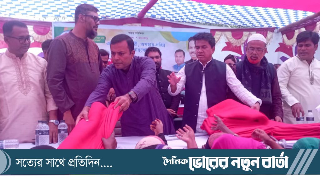 জেলা পরিষদের প্যানেল চেয়ারম্যান পলাশের উদ্যোগে শীতার্ত মানুষের মধ্যে কম্বল বিতরণ 