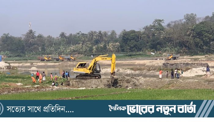 কাঞ্চন পৌরসভায় মাটি কেটে ইঁট ভাঁটায় বিক্রি করছে প্রভাবশালী মহল