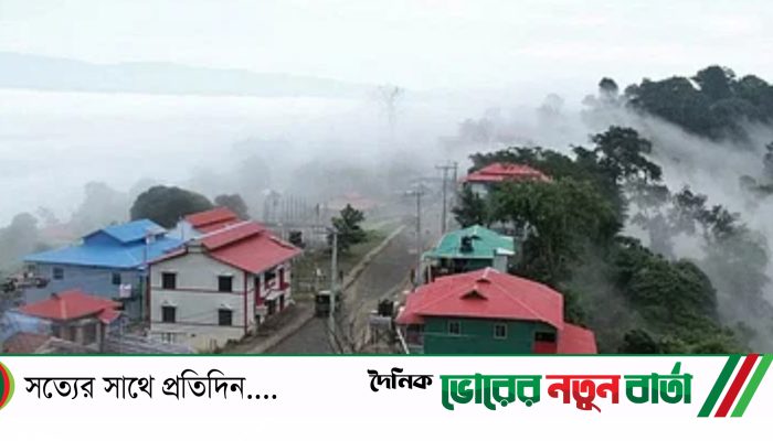পাহাড়ি ঢলে ডুবেছে সড়ক, সাজেকে আটকা দুই শতাধিক পর্যটক
