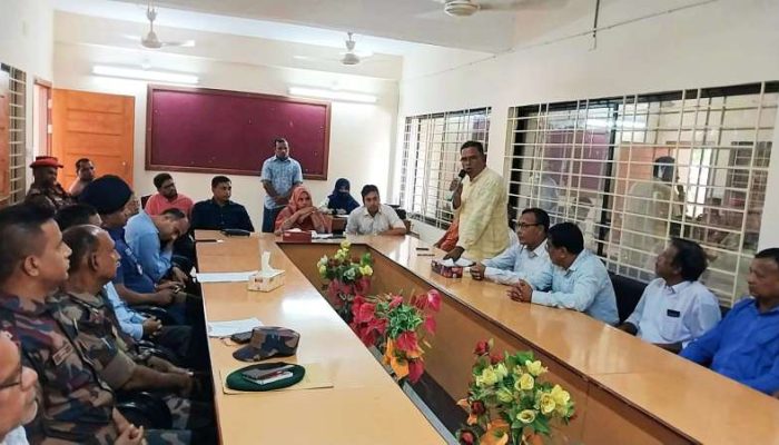 ফুলবাড়ীতে আসন্ন শারদীয় দুর্গা পূজা উপলক্ষে প্রস্তুতিমূলক সভা অনুষ্ঠিত 