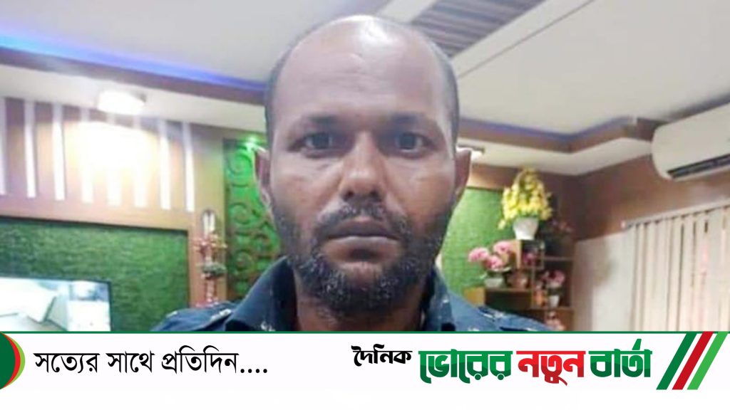 মুন্সীগঞ্জের গজারিয়ায় মেঘনা নদীর কুখ্যাত বাবলা ডাকাতকে তার বাড়িতে ঢুকে গুলি করে হত্যা করেছে দুর্বৃত্তরা।