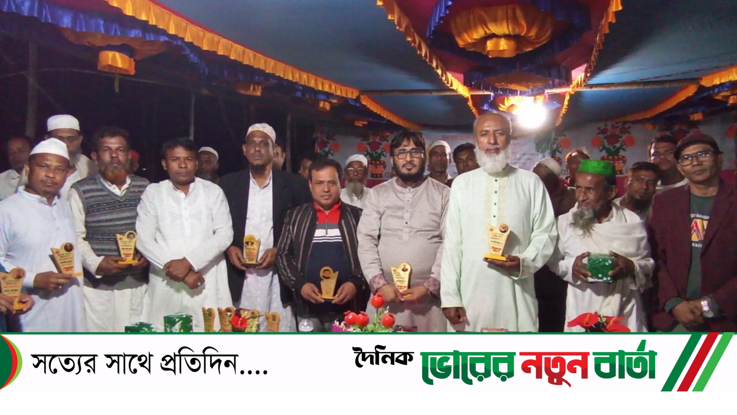 মহান ভাষা আন্দোলনের শহিদ স্মরণে হোমনার জয়পুরে “নাইট ক্রিকেট প্রীতিম্যাচ” অনুষ্ঠিত