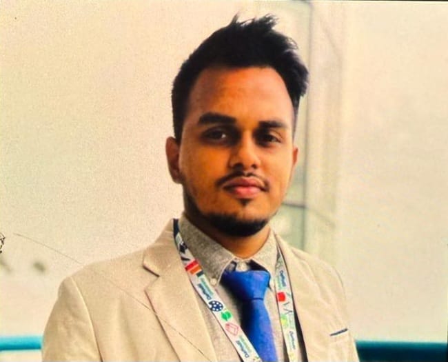 ১৪ বছর ধরে রাজনৈতিক পিষনে জর্জরিত রূপগঞ্জের শাহাবাজ মোল্লা আদর: নিরাপত্তা নিশ্চিতকরণে অন্তর্বর্তীকালীন সরকারের জরুরি হস্তক্ষেপ কামনা