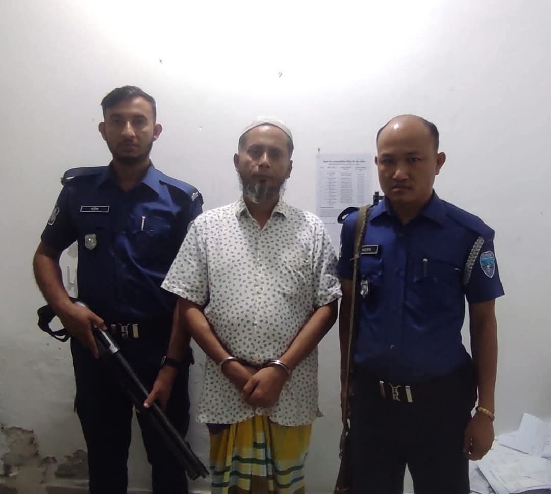 তিতাসে বৈষম্যবিরোধী মামলাসহ, একাধিক মামলার পলাতক আসামী সাবেক চেয়ারম্যান ফারুক মিয়া গ্রেপ্তার